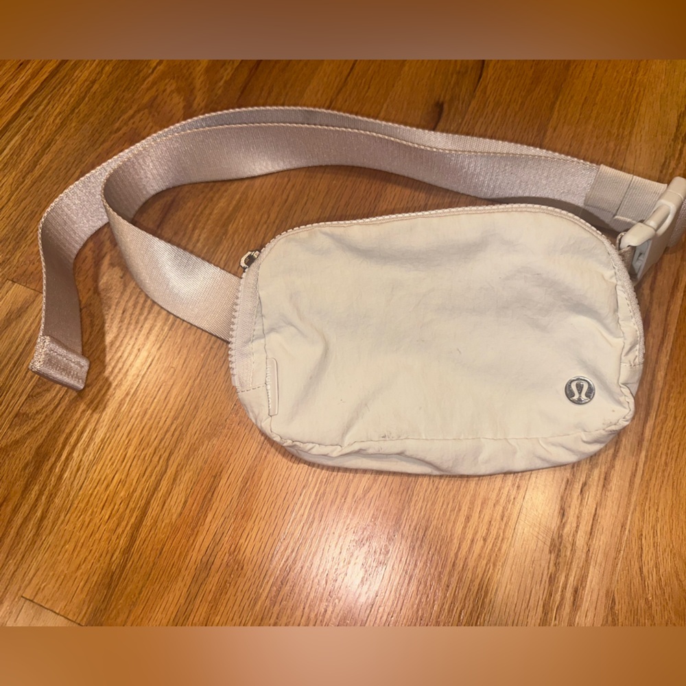 Lululemon Athletica Cream Belt Bag